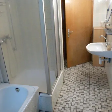Apartment Monteurwohnung Eichenpark