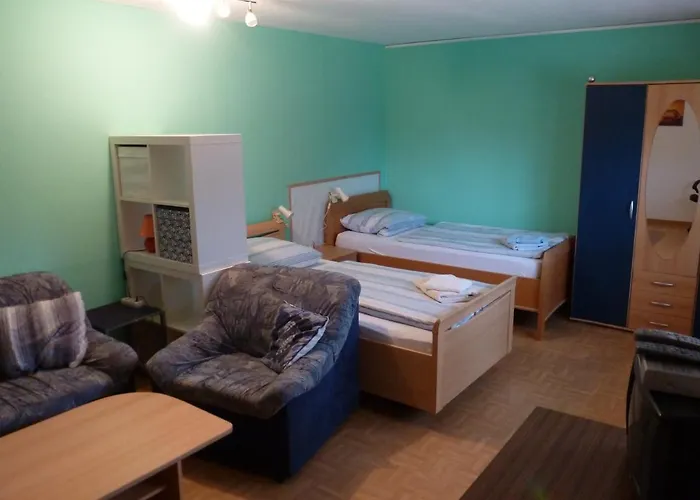 Monteurwohnung Eichenpark شقة *