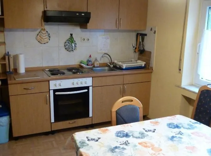 Monteurwohnung Eichenpark شقة *