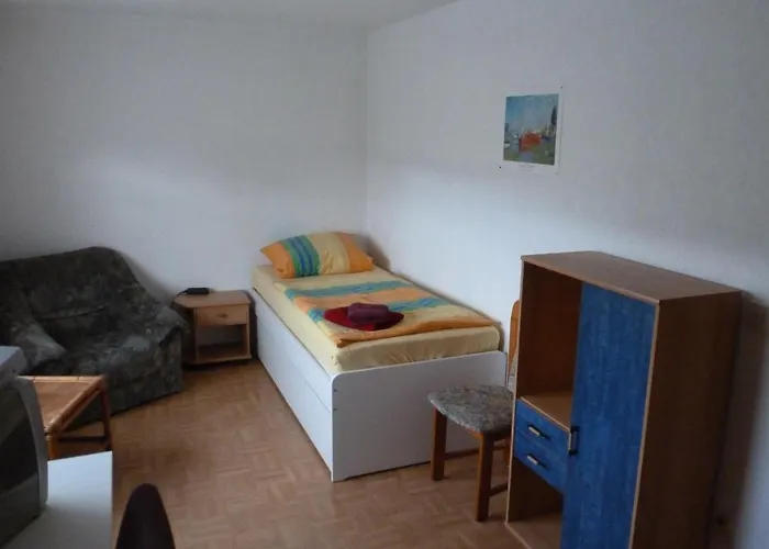 Monteurwohnung Eichenpark * Pottum